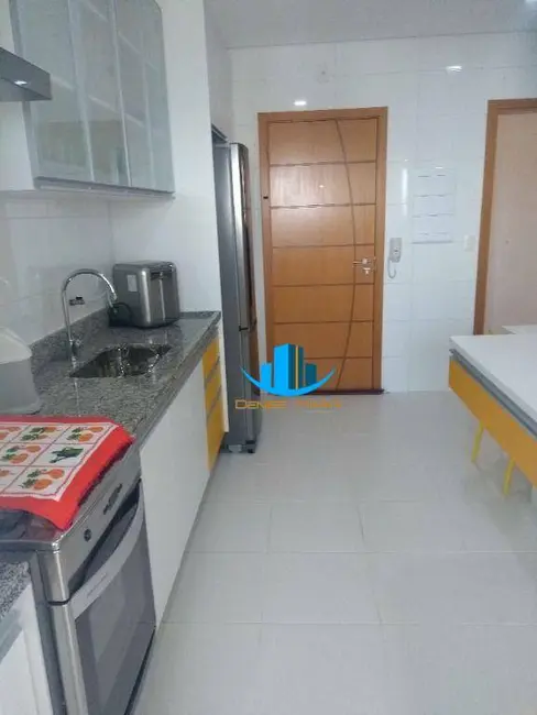 Apartamento com 3 quartos para alugar, 158m2 em Embaré, Santos - SP - imagem 5 Foto 5 de Apartamento com 3 quartos para alugar, 158m2 em Embaré, Santos - SP