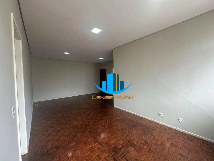 Apartamento com 3 quartos para alugar, 161m2 em Gonzaga, Santos - SP - imagem 6 Foto 6 de Apartamento com 3 quartos para alugar, 161m2 em Gonzaga, Santos - SP