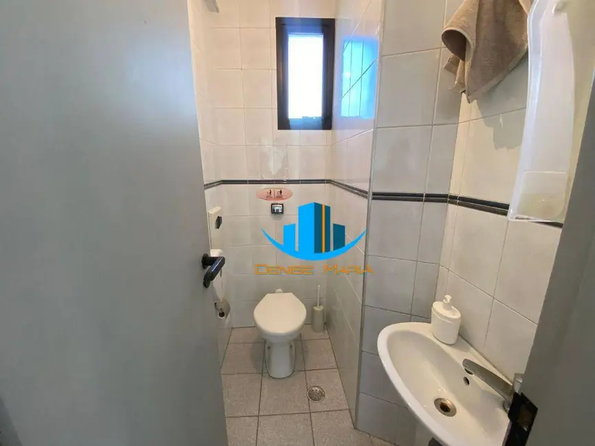 Loft / Flat à venda e para alugar, 62m2 em Gonzaga, Santos - SP - imagem 4 Foto 4 de Loft / Flat à venda e para alugar, 62m2 em Gonzaga, Santos - SP