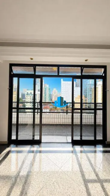 Apartamento com 3 quartos para alugar, 202m2 em Gonzaga, Santos - SP - imagem 2 Foto 2 de Apartamento com 3 quartos para alugar, 202m2 em Gonzaga, Santos - SP