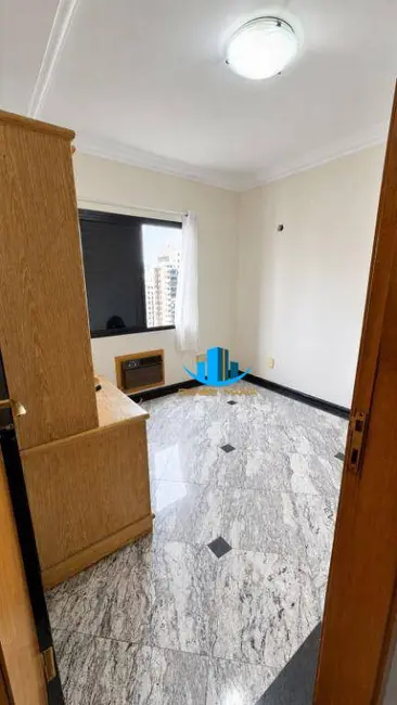 Apartamento com 3 quartos para alugar, 202m2 em Gonzaga, Santos - SP - imagem 7 Foto 7 de Apartamento com 3 quartos para alugar, 202m2 em Gonzaga, Santos - SP