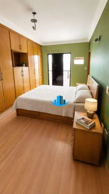 Apartamento com 3 quartos para alugar, 202m2 em Gonzaga, Santos - SP - imagem 4 Foto 4 de Apartamento com 3 quartos para alugar, 202m2 em Gonzaga, Santos - SP