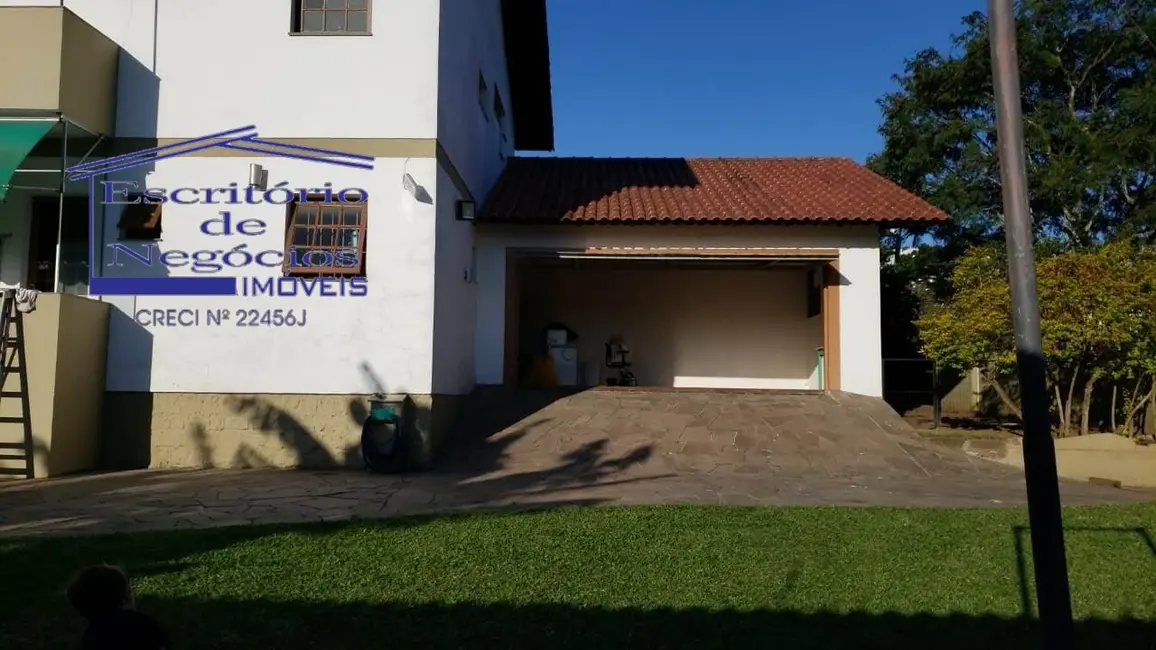 Casa com 4 quartos à venda, 268m2 em Cavalhada, Porto Alegre - RS - imagem 3 Foto 3 de Casa com 4 quartos à venda, 268m2 em Cavalhada, Porto Alegre - RS
