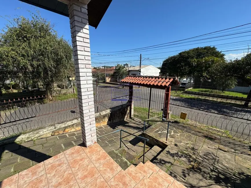 Casa com 4 quartos à venda, 174m2 em Cavalhada, Porto Alegre - RS - imagem 3 Foto 3 de Casa com 4 quartos à venda, 174m2 em Cavalhada, Porto Alegre - RS