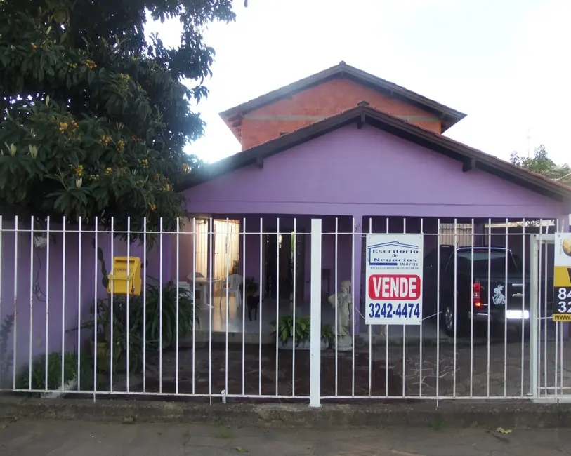 Casa com 3 quartos à venda, 150m2 em Cavalhada, Porto Alegre - RS - imagem 1 Foto 1 de Casa com 3 quartos à venda, 150m2 em Cavalhada, Porto Alegre - RS