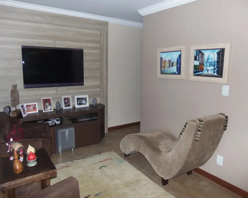 Foto 9 de Casa com 3 quartos à venda, 500m2 em Cavalhada, Porto Alegre - RS