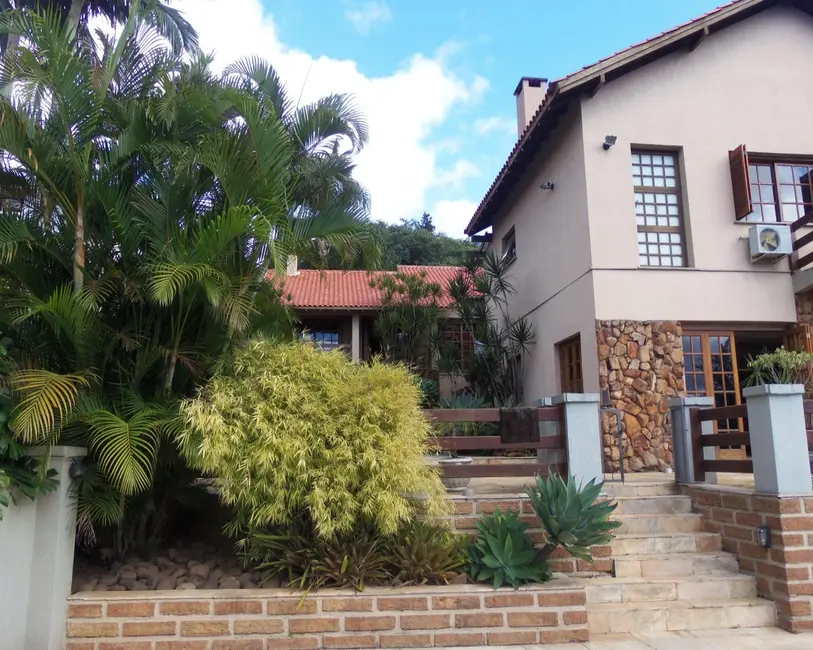 Foto 1 de Casa com 3 quartos à venda, 500m2 em Cavalhada, Porto Alegre - RS