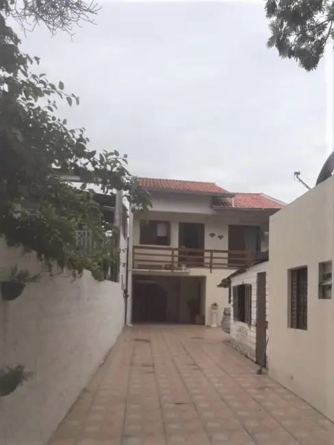 Casa com 3 quartos à venda, 163m2 em Cavalhada, Porto Alegre - RS - imagem 3 Foto 3 de Casa com 3 quartos à venda, 163m2 em Cavalhada, Porto Alegre - RS
