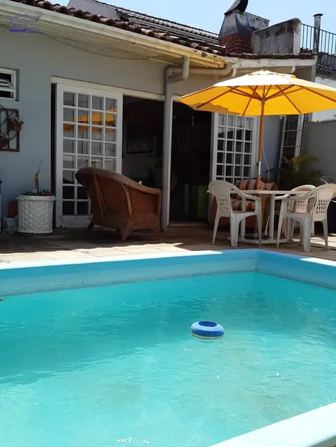 Casa com 3 quartos à venda, 260m2 em Ipanema, Porto Alegre - RS - imagem 4 Foto 4 de Casa com 3 quartos à venda, 260m2 em Ipanema, Porto Alegre - RS