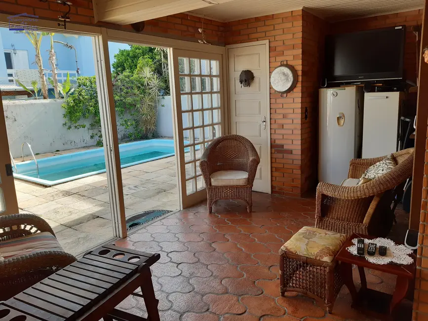 Casa com 3 quartos à venda, 260m2 em Ipanema, Porto Alegre - RS - imagem 8 Foto 8 de Casa com 3 quartos à venda, 260m2 em Ipanema, Porto Alegre - RS