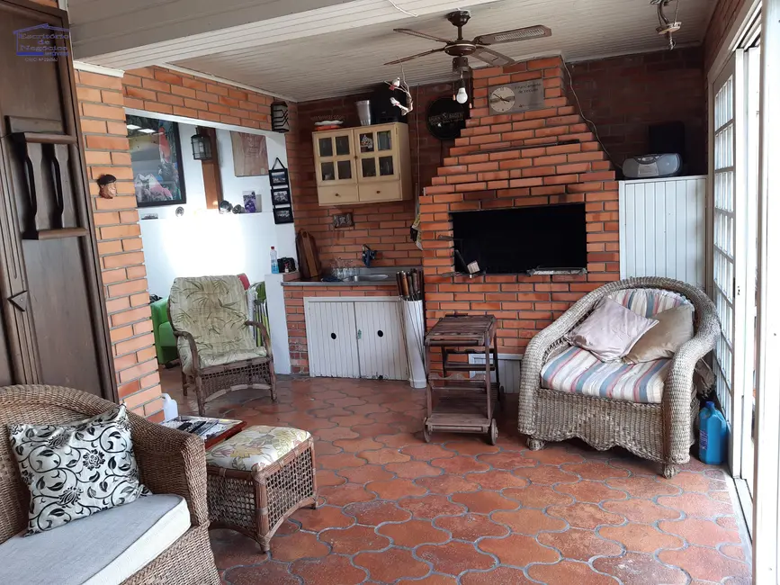 Casa com 3 quartos à venda, 260m2 em Ipanema, Porto Alegre - RS - imagem 7 Foto 7 de Casa com 3 quartos à venda, 260m2 em Ipanema, Porto Alegre - RS