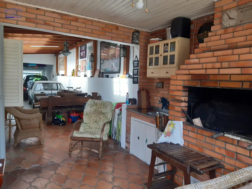 Casa com 3 quartos à venda, 260m2 em Ipanema, Porto Alegre - RS - imagem 9 Foto 9 de Casa com 3 quartos à venda, 260m2 em Ipanema, Porto Alegre - RS