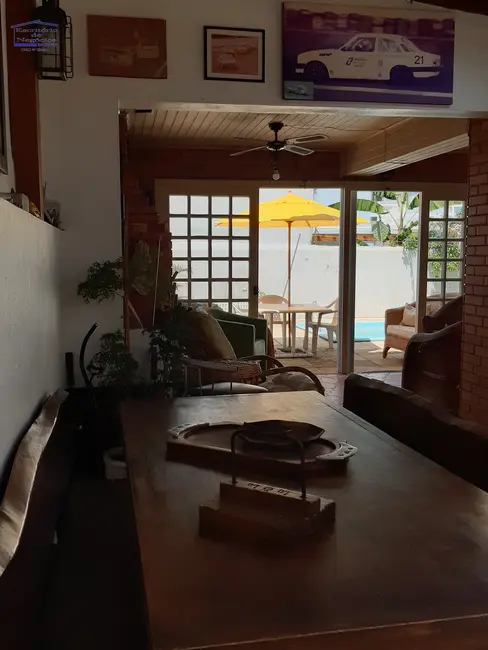 Casa com 3 quartos à venda, 260m2 em Ipanema, Porto Alegre - RS - imagem 5 Foto 5 de Casa com 3 quartos à venda, 260m2 em Ipanema, Porto Alegre - RS
