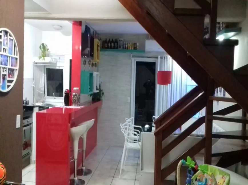 Foto 3 de Casa de Condomínio com 2 quartos à venda, 75m2 em Hípica, Porto Alegre - RS