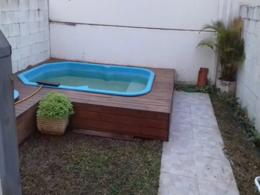 Foto 1 de Casa de Condomínio com 2 quartos à venda, 75m2 em Hípica, Porto Alegre - RS