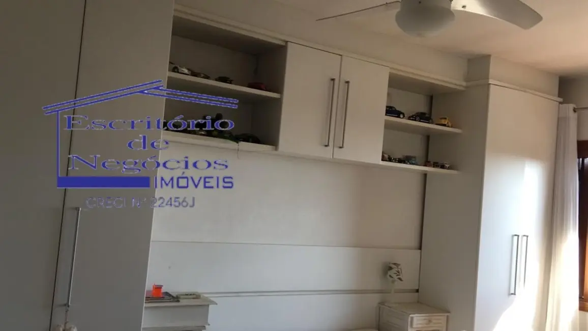 Casa com 3 quartos à venda, 195m2 em Teresópolis, Porto Alegre - RS - imagem 4 Foto 4 de Casa com 3 quartos à venda, 195m2 em Teresópolis, Porto Alegre - RS