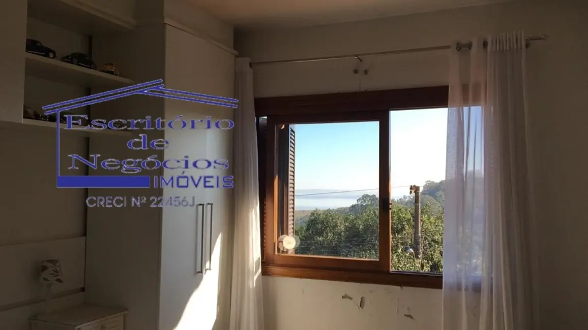 Casa com 3 quartos à venda, 195m2 em Teresópolis, Porto Alegre - RS - imagem 6 Foto 6 de Casa com 3 quartos à venda, 195m2 em Teresópolis, Porto Alegre - RS