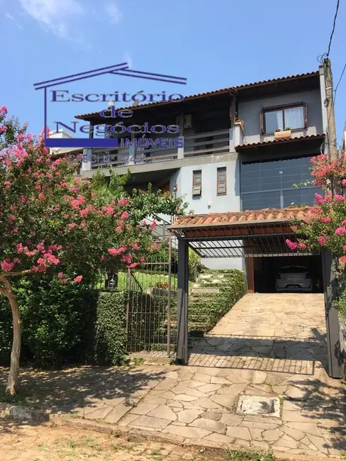Foto 1 de Casa com 3 quartos à venda, 195m2 em Teresópolis, Porto Alegre - RS