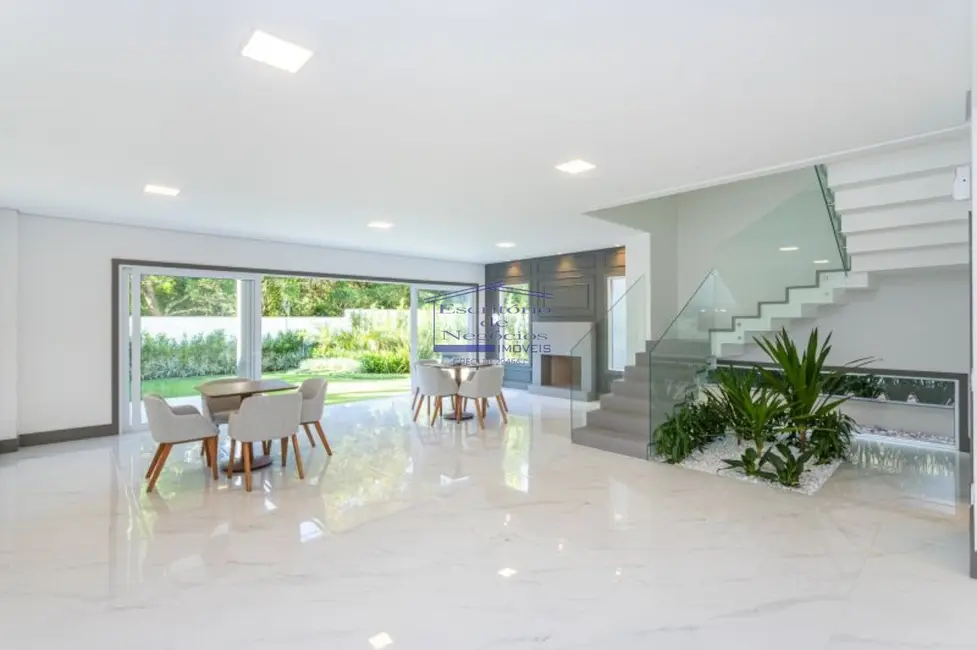 Casa de Condomínio com 3 quartos à venda, 344m2 em Pedra Redonda, Porto Alegre - RS - imagem 4 Foto 4 de Casa de Condomínio com 3 quartos à venda, 344m2 em Pedra Redonda, Porto Alegre - RS