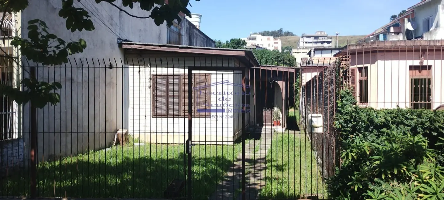 Foto 2 de Casa com 2 quartos à venda, 75m2 em Nonoai, Porto Alegre - RS