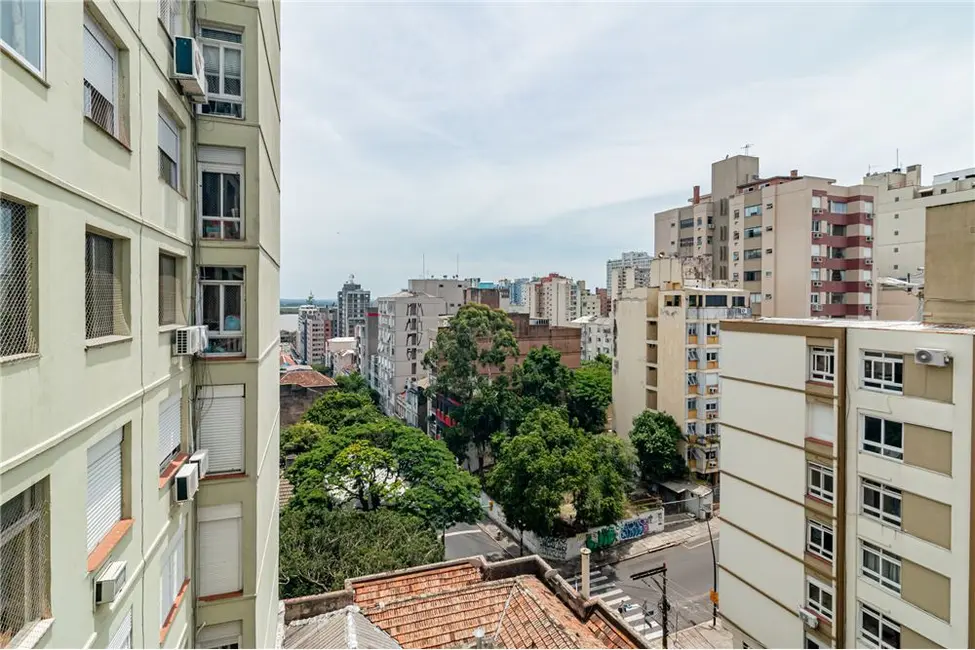 Foto 2 de Apartamento com 2 quartos à venda, 77m2 em Centro Histórico, Porto Alegre - RS