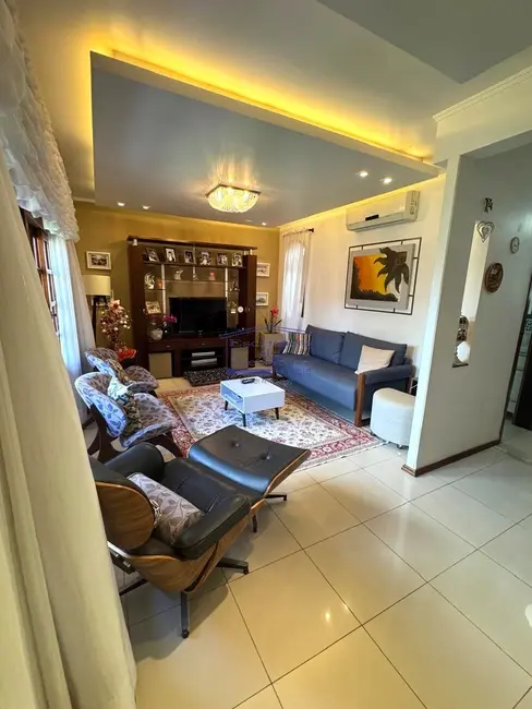 Foto 6 de Casa com 3 quartos à venda, 244m2 em Cavalhada, Porto Alegre - RS