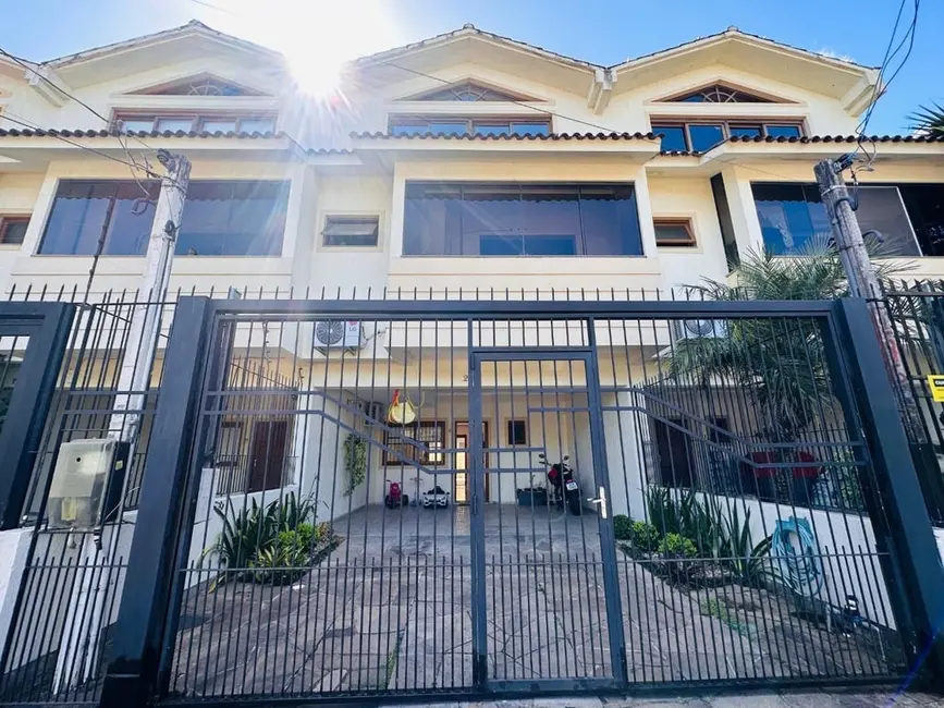 Foto 1 de Casa com 3 quartos à venda, 215m2 em Hípica, Porto Alegre - RS