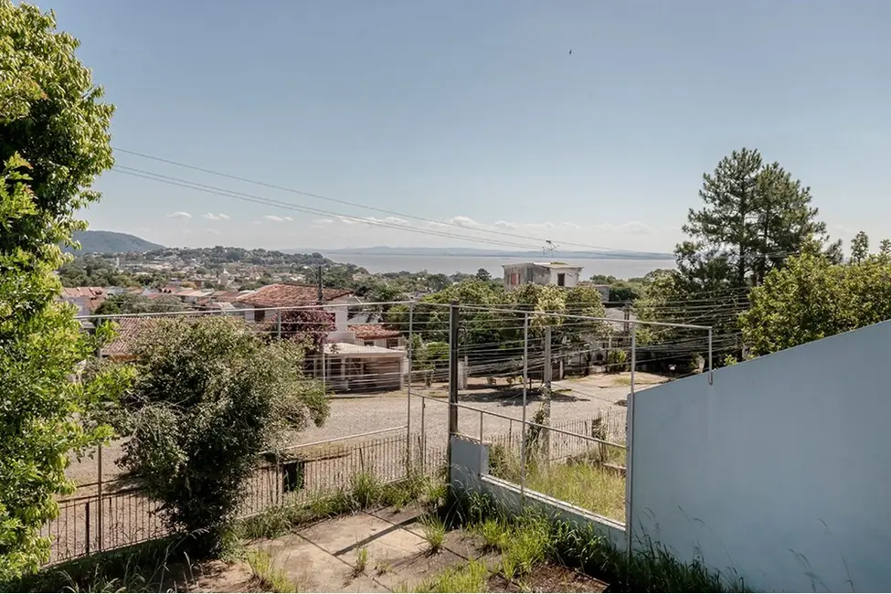 Foto 1 de Casa com 3 quartos à venda, 250m2 em Espírito Santo, Porto Alegre - RS