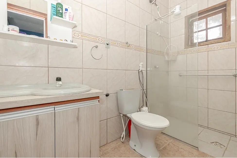 Casa com 3 quartos à venda, 250m2 em Espírito Santo, Porto Alegre - RS - imagem 8 Foto 8 de Casa com 3 quartos à venda, 250m2 em Espírito Santo, Porto Alegre - RS