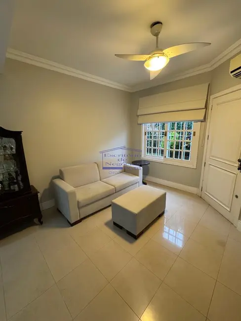 Foto 1 de Casa com 3 quartos para alugar, 140m2 em Ipanema, Porto Alegre - RS