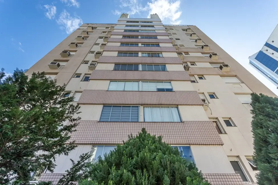 Foto 3 de Apartamento com 3 quartos à venda, 240m2 em Chácara das Pedras, Porto Alegre - RS