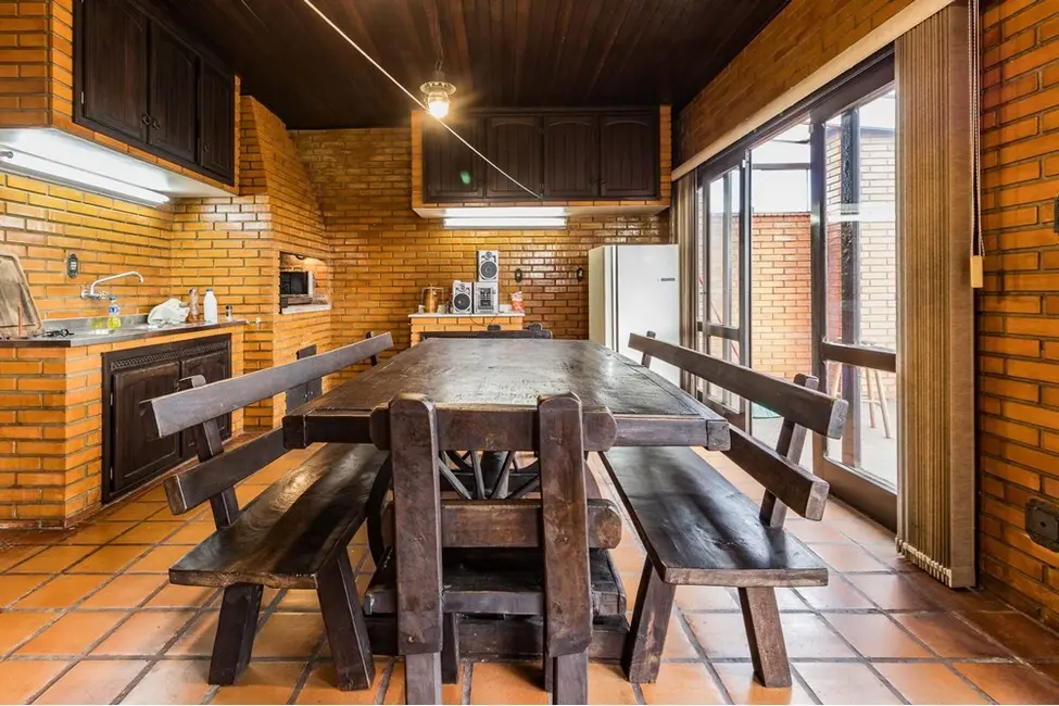 Foto 2 de Casa com 3 quartos à venda, 380m2 em Partenon, Porto Alegre - RS