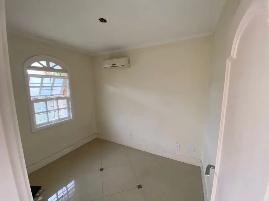 Casa com 4 quartos à venda, 266m2 em Chácara das Pedras, Porto Alegre - RS - imagem 9 Foto 9 de Casa com 4 quartos à venda, 266m2 em Chácara das Pedras, Porto Alegre - RS