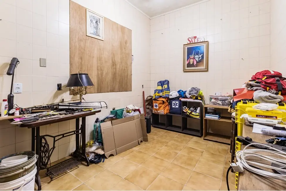 Casa com 3 quartos à venda, 260m2 em Partenon, Porto Alegre - RS - imagem 4 Foto 4 de Casa com 3 quartos à venda, 260m2 em Partenon, Porto Alegre - RS