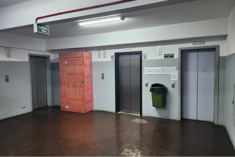 Loja à venda, 89m2 em Centro Histórico, Porto Alegre - RS - imagem 3 Foto 3 de Loja à venda, 89m2 em Centro Histórico, Porto Alegre - RS