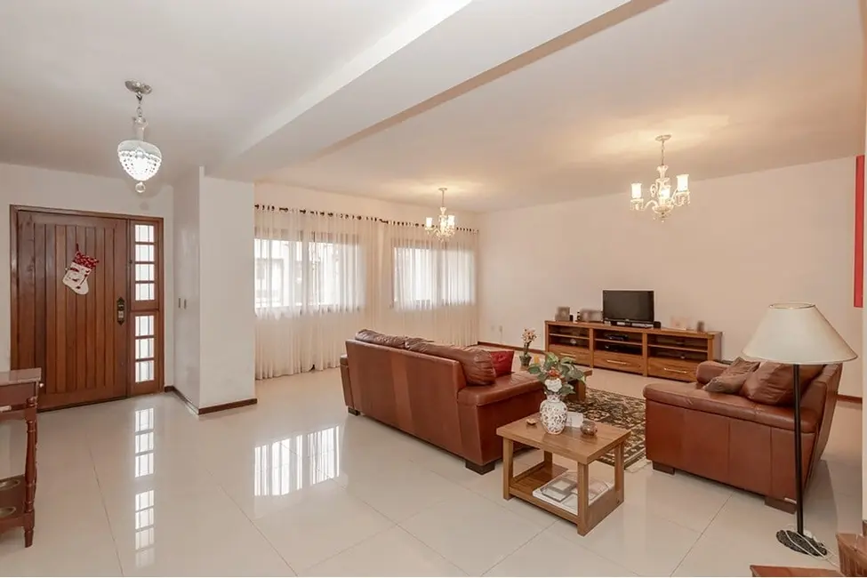 Foto 1 de Casa com 4 quartos à venda, 388m2 em Jardim Itu, Porto Alegre - RS