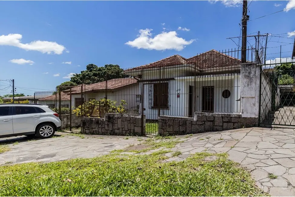 Foto 1 de Casa com 3 quartos à venda, 264m2 em Partenon, Porto Alegre - RS