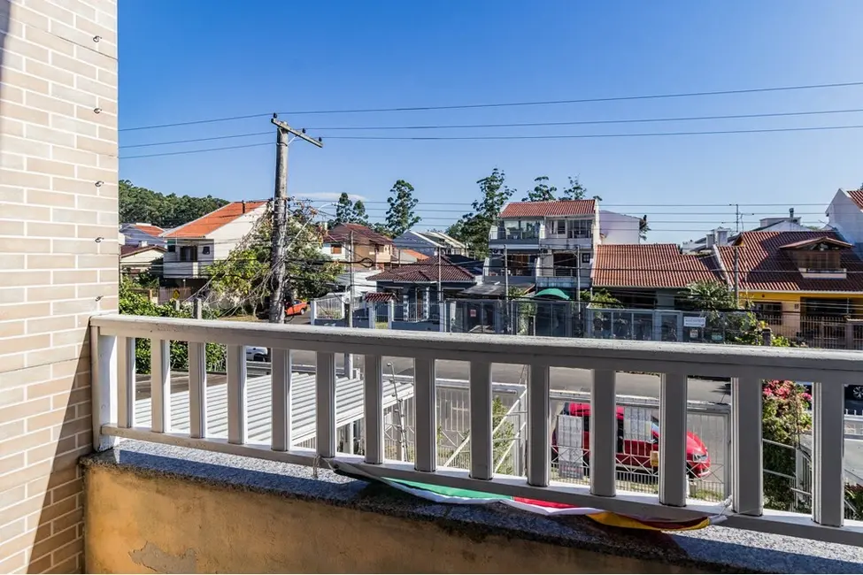 Foto 6 de Casa com 2 quartos à venda, 78m2 em Guarujá, Porto Alegre - RS