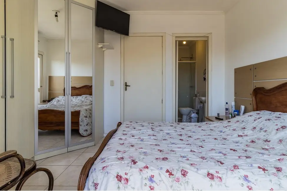 Foto 9 de Casa com 2 quartos à venda, 78m2 em Guarujá, Porto Alegre - RS