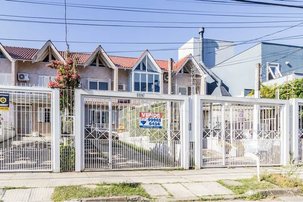 Foto 1 de Casa com 2 quartos à venda, 78m2 em Guarujá, Porto Alegre - RS