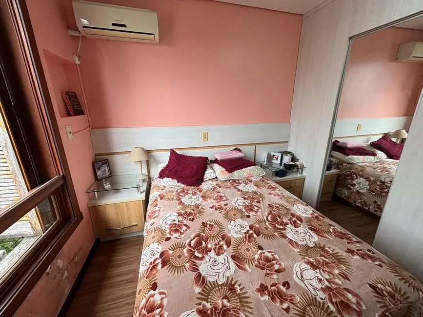 Foto 9 de Apartamento com 2 quartos à venda, 74m2 em Santana, Porto Alegre - RS