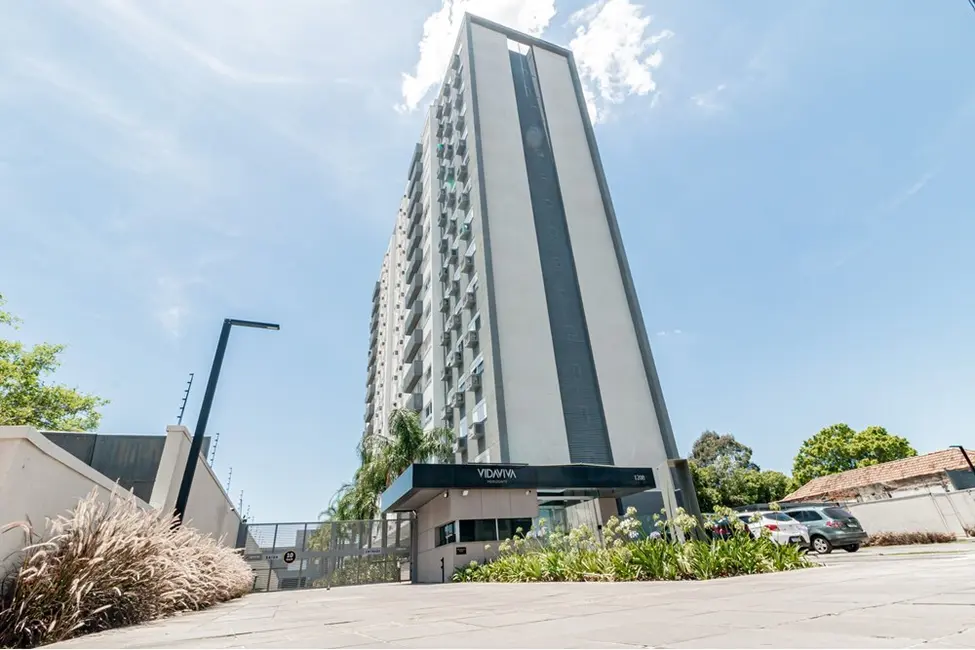 Apartamento com 2 quartos à venda, 62m2 em Navegantes, Porto Alegre - RS - imagem 3 Foto 3 de Apartamento com 2 quartos à venda, 62m2 em Navegantes, Porto Alegre - RS