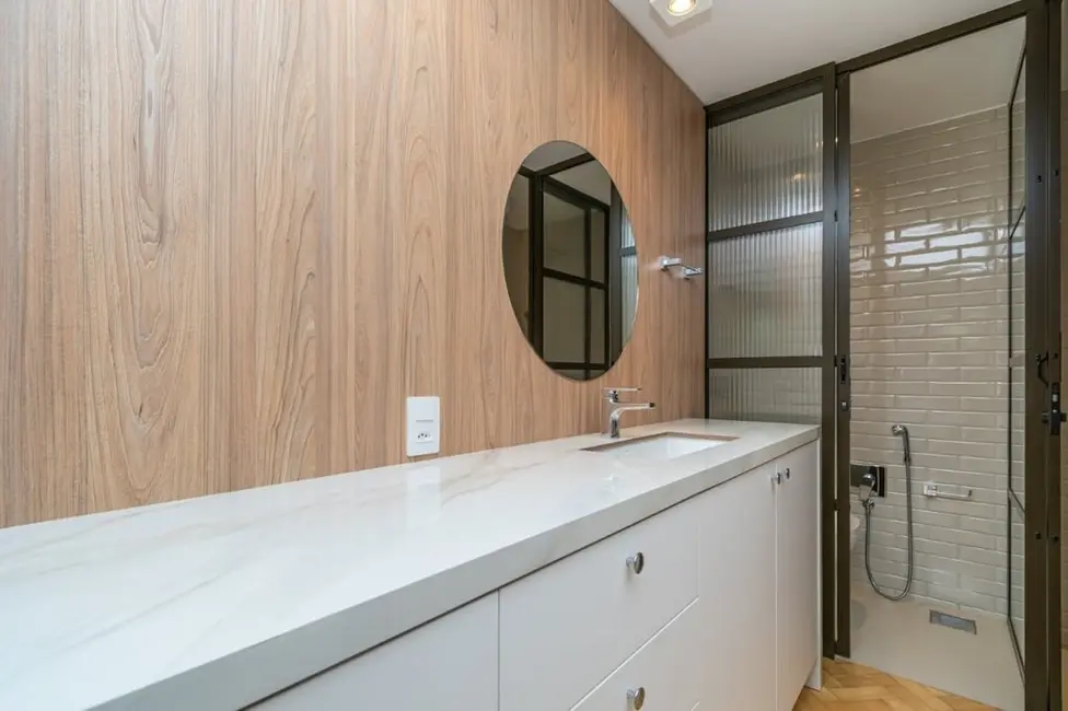 Apartamento com 3 quartos à venda, 121m2 em Moinhos de Vento, Porto Alegre - RS - imagem 8 Foto 8 de Apartamento com 3 quartos à venda, 121m2 em Moinhos de Vento, Porto Alegre - RS