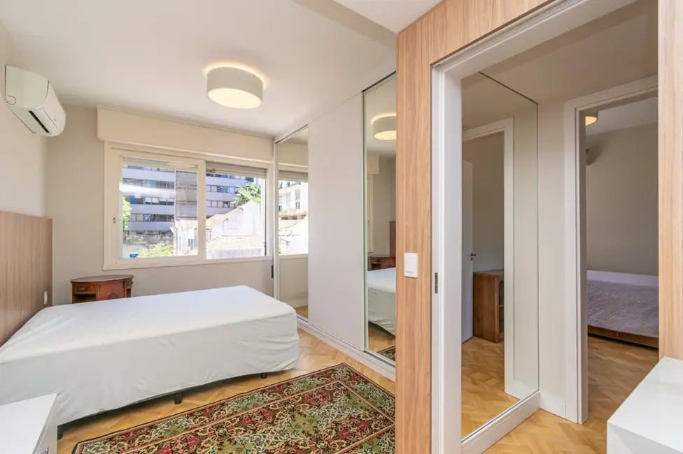 Apartamento com 3 quartos à venda, 121m2 em Moinhos de Vento, Porto Alegre - RS - imagem 5 Foto 5 de Apartamento com 3 quartos à venda, 121m2 em Moinhos de Vento, Porto Alegre - RS