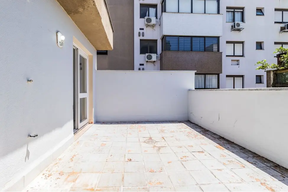 Apartamento com 2 quartos à venda, 134m2 em Higienópolis, Porto Alegre - RS - imagem 6 Foto 6 de Apartamento com 2 quartos à venda, 134m2 em Higienópolis, Porto Alegre - RS