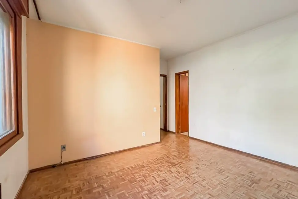 Casa com 3 quartos à venda, 200m2 em Jardim Lindóia, Porto Alegre - RS - imagem 4 Foto 4 de Casa com 3 quartos à venda, 200m2 em Jardim Lindóia, Porto Alegre - RS