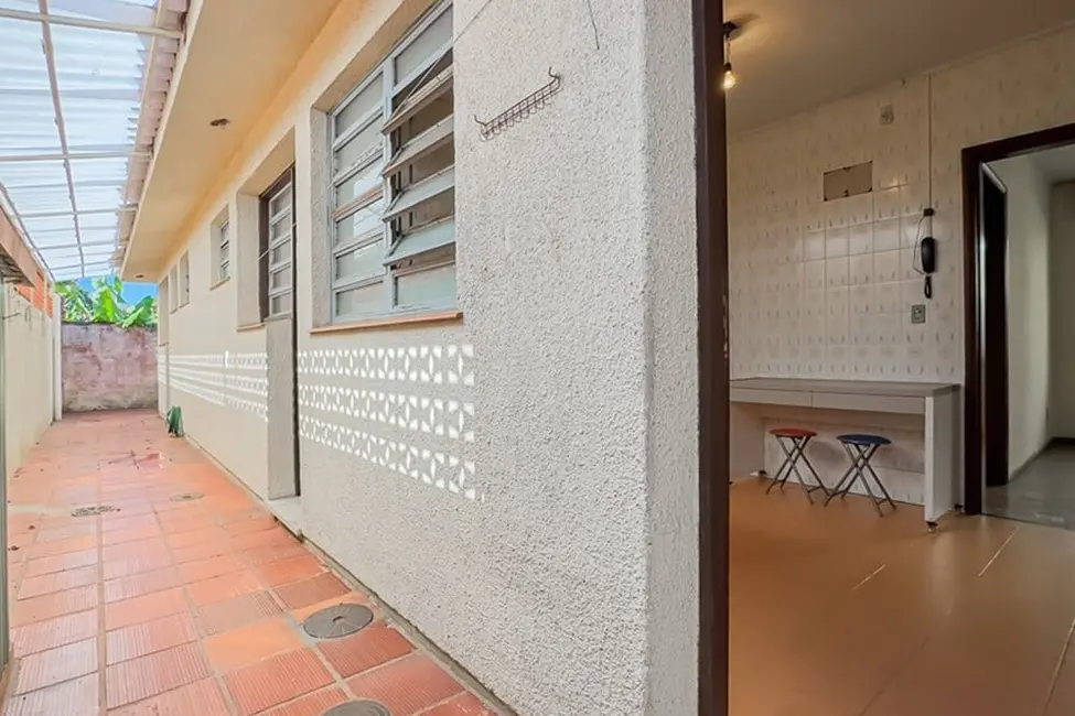 Casa com 3 quartos à venda, 200m2 em Jardim Lindóia, Porto Alegre - RS - imagem 7 Foto 7 de Casa com 3 quartos à venda, 200m2 em Jardim Lindóia, Porto Alegre - RS