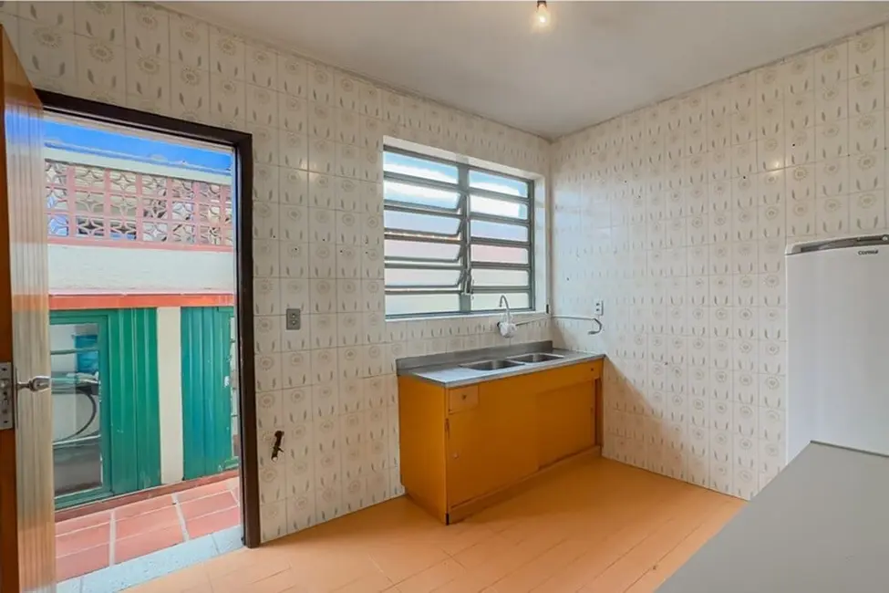 Casa com 3 quartos à venda, 200m2 em Jardim Lindóia, Porto Alegre - RS - imagem 5 Foto 5 de Casa com 3 quartos à venda, 200m2 em Jardim Lindóia, Porto Alegre - RS