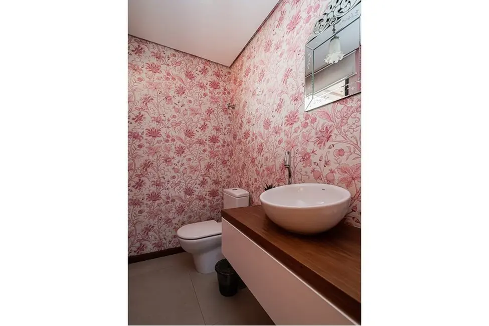 Casa com 2 quartos à venda, 318m2 em Medianeira, Porto Alegre - RS - imagem 4 Foto 4 de Casa com 2 quartos à venda, 318m2 em Medianeira, Porto Alegre - RS