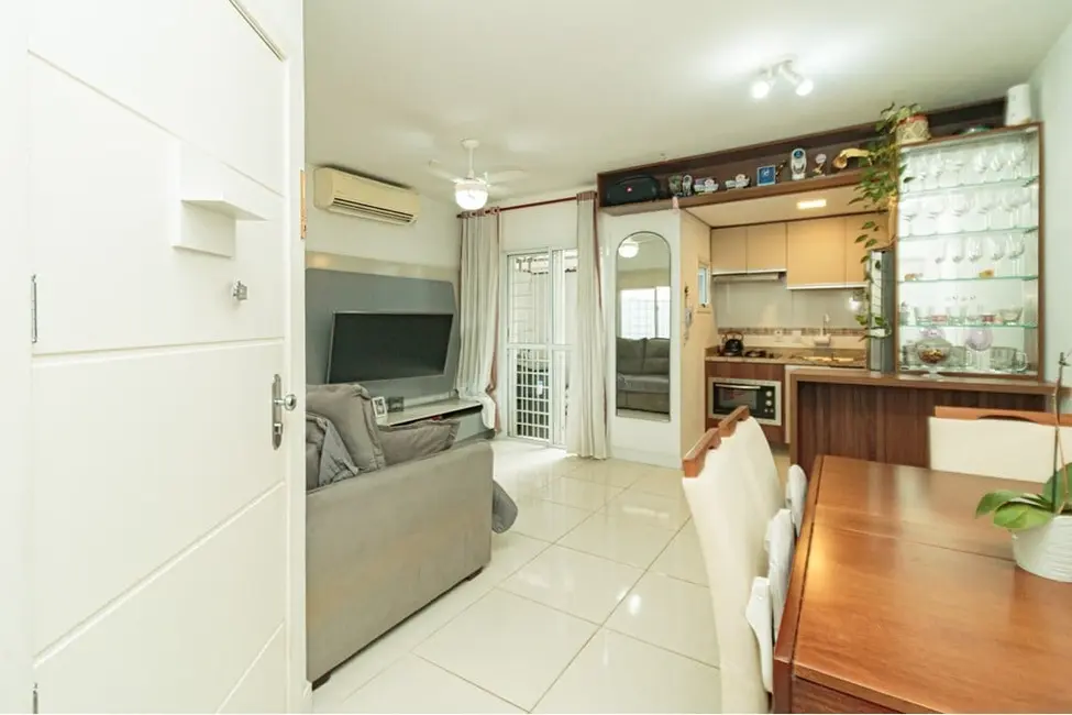 Foto 2 de Casa com 2 quartos à venda, 78m2 em Jardim Carvalho, Porto Alegre - RS